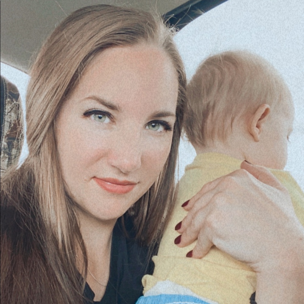 Meet your Posher, Caitlin